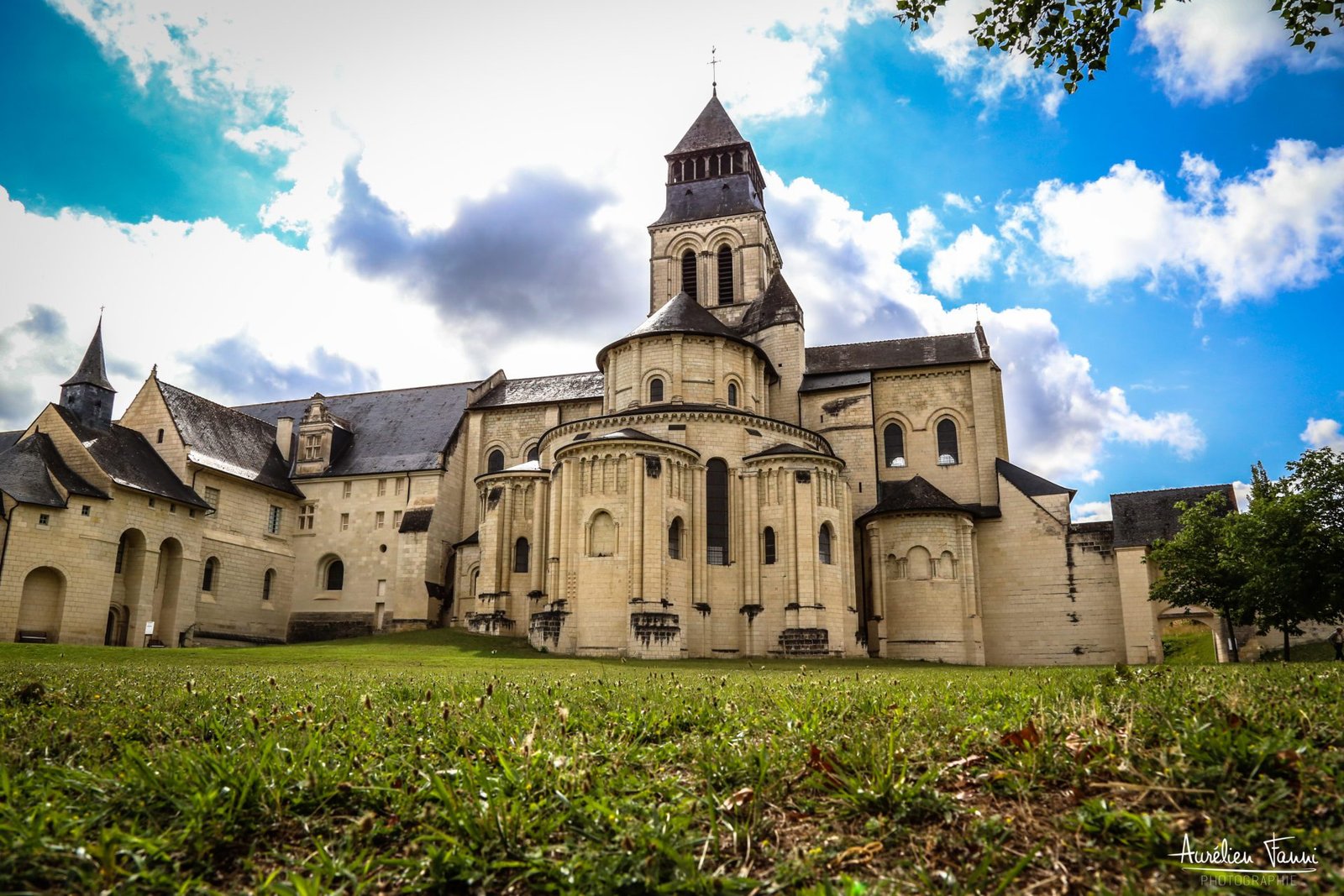 Abbey Royale de Fontevreau - La ronsardière Bouchemaine - Gite de la Ronsardière